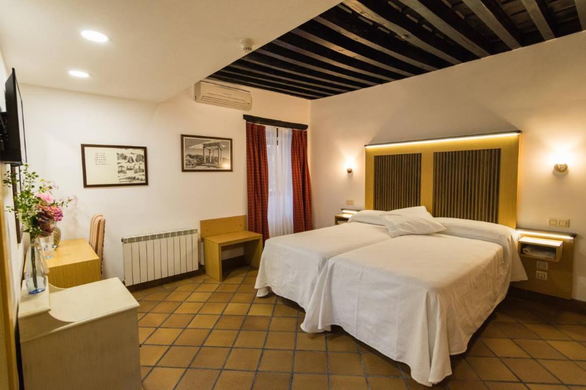 Antika Snoga Hotel Ávila Luaran gambar